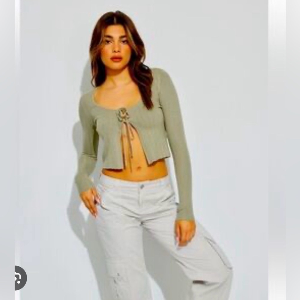 Garage soft green hue and a trendy tie-front size Small